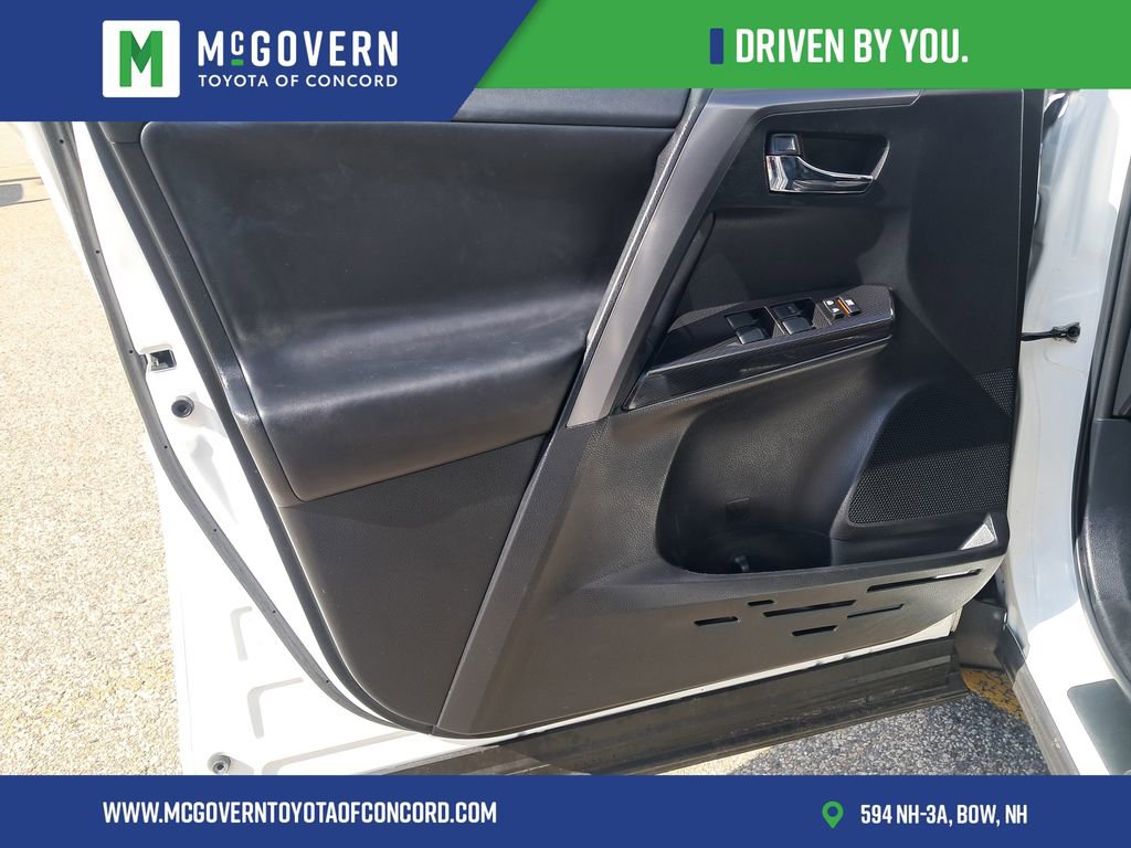 Used 2018 Toyota RAV4 SE AWD/4WD image 11