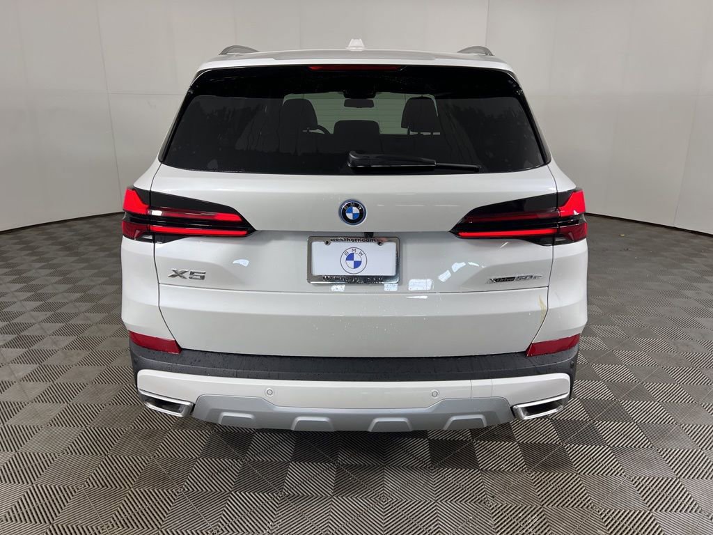 New 2026 BMW X5 xDrive50e image 3