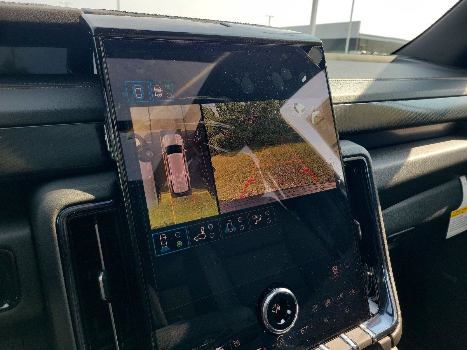 New 2026 GMC Yukon XL AT4 AWD/4WD image 30