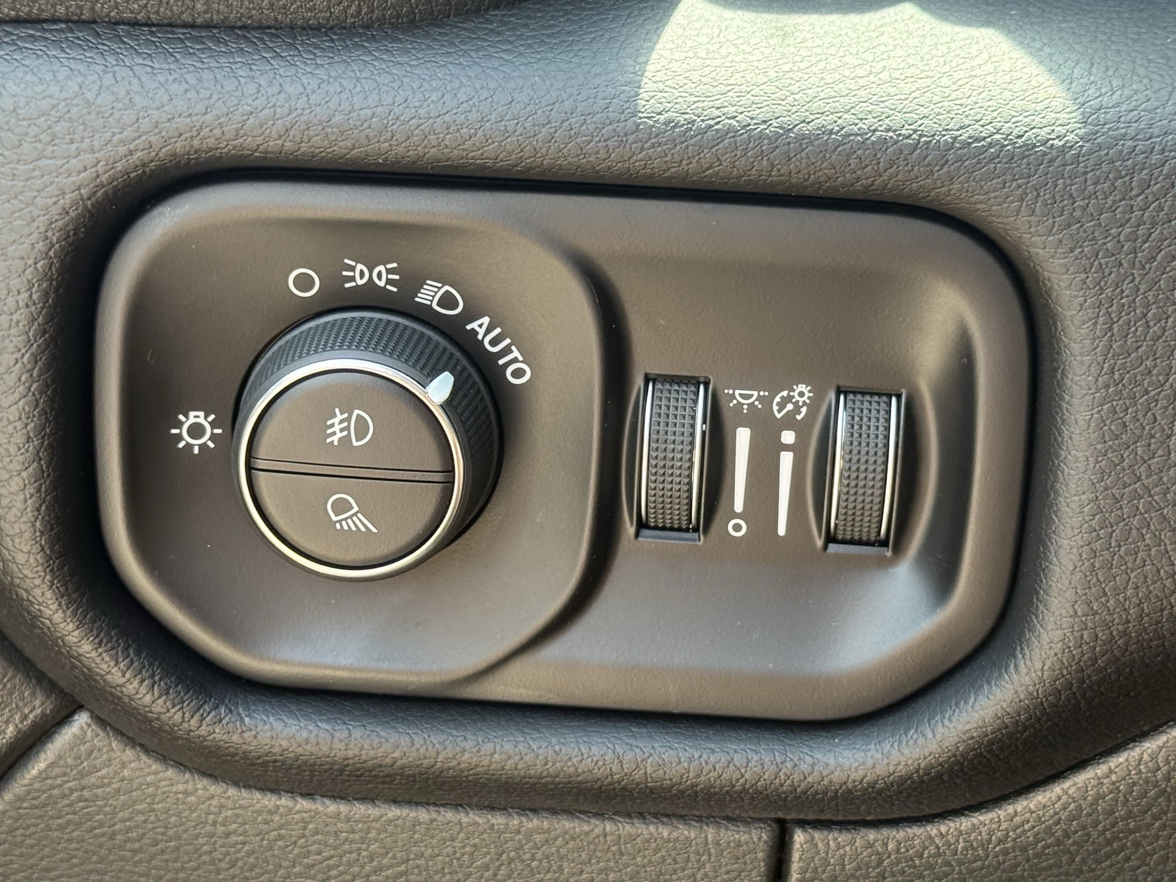 Used 2025 RAM 3500 Laramie w/ Night Edition AWD/4WD image 25