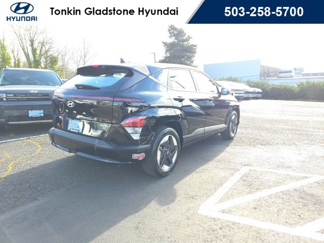 Certified 2024 Hyundai Kona SE image 5