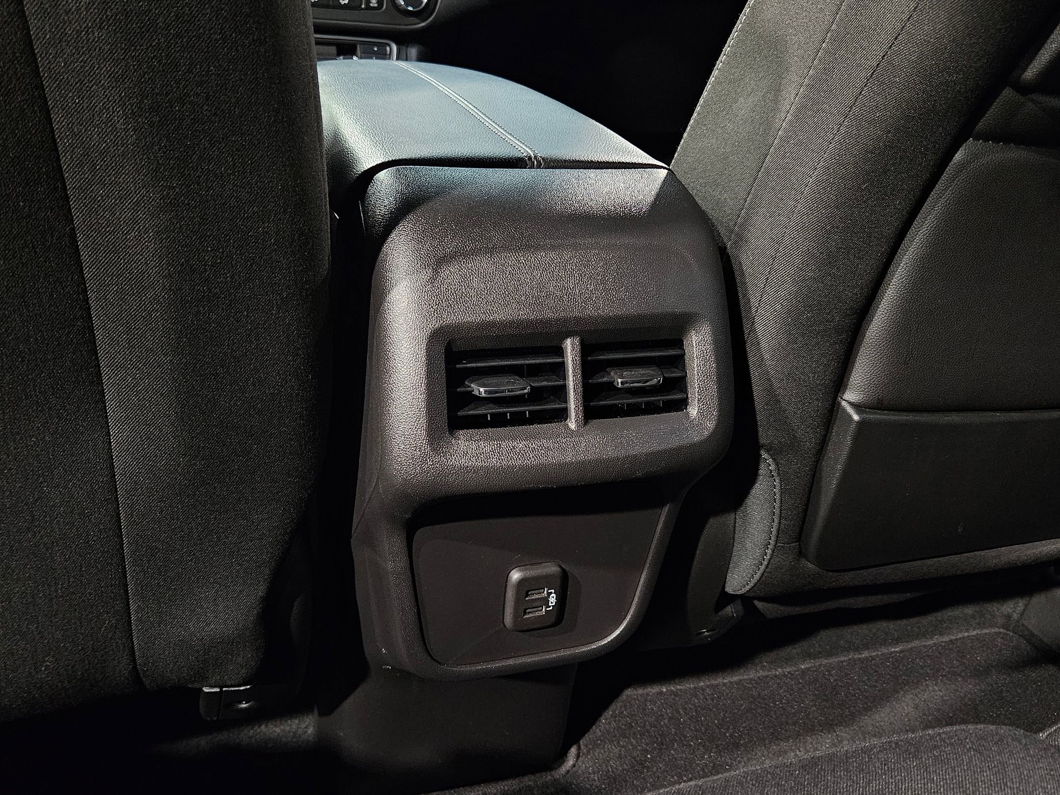 Used 2024 GMC Terrain SLE image 36