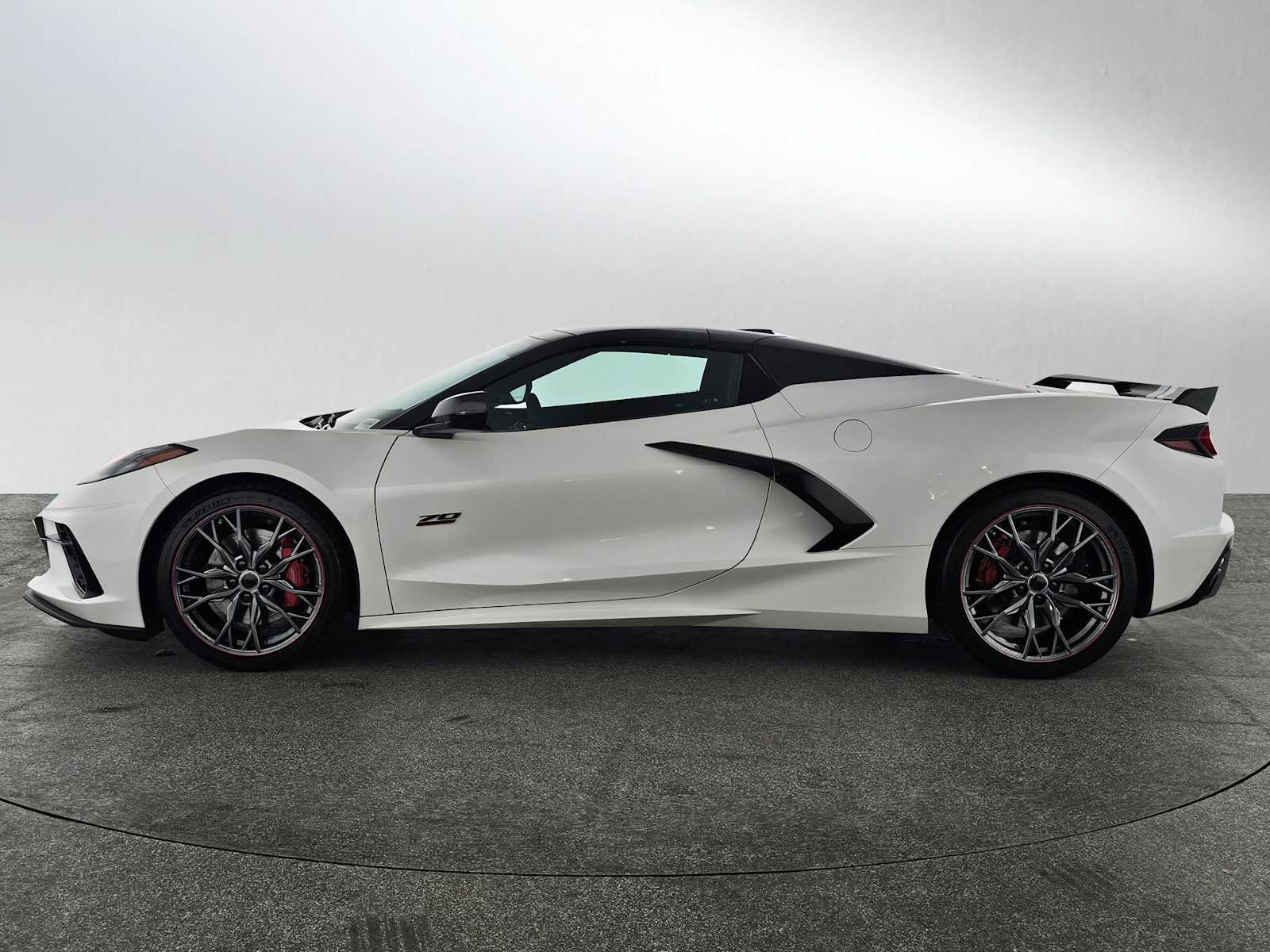 Used 2023 Chevrolet Corvette Stingray Premium Conv w/ Z51 Performance Package image 6