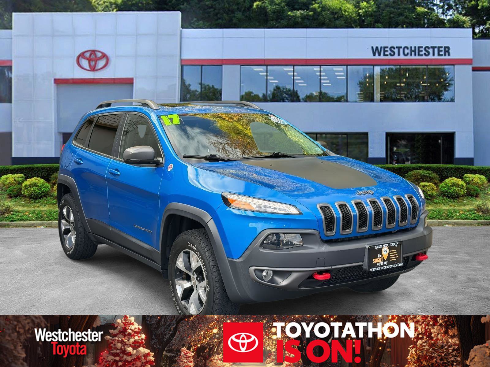 Used 2017 Jeep Cherokee Trailhawk image 1