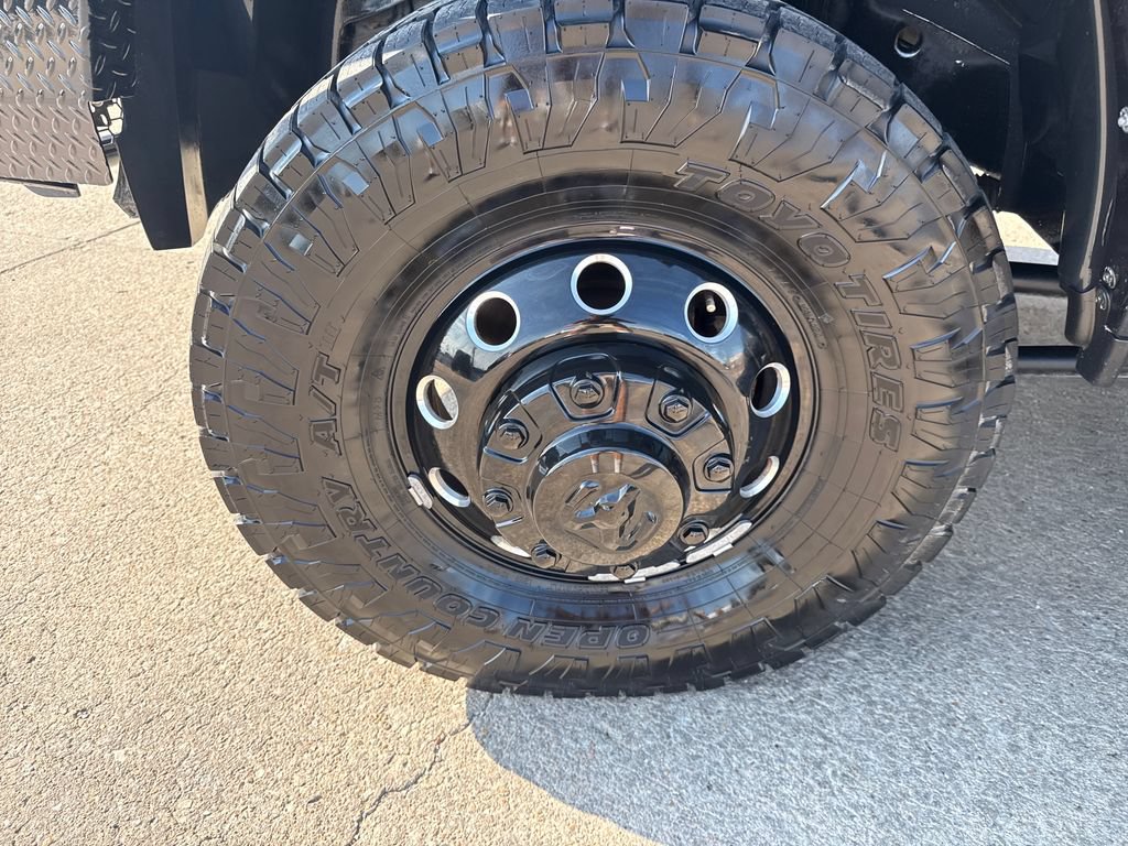 Used 2024 RAM 3500 Limited w/ Night Edition AWD/4WD image 27