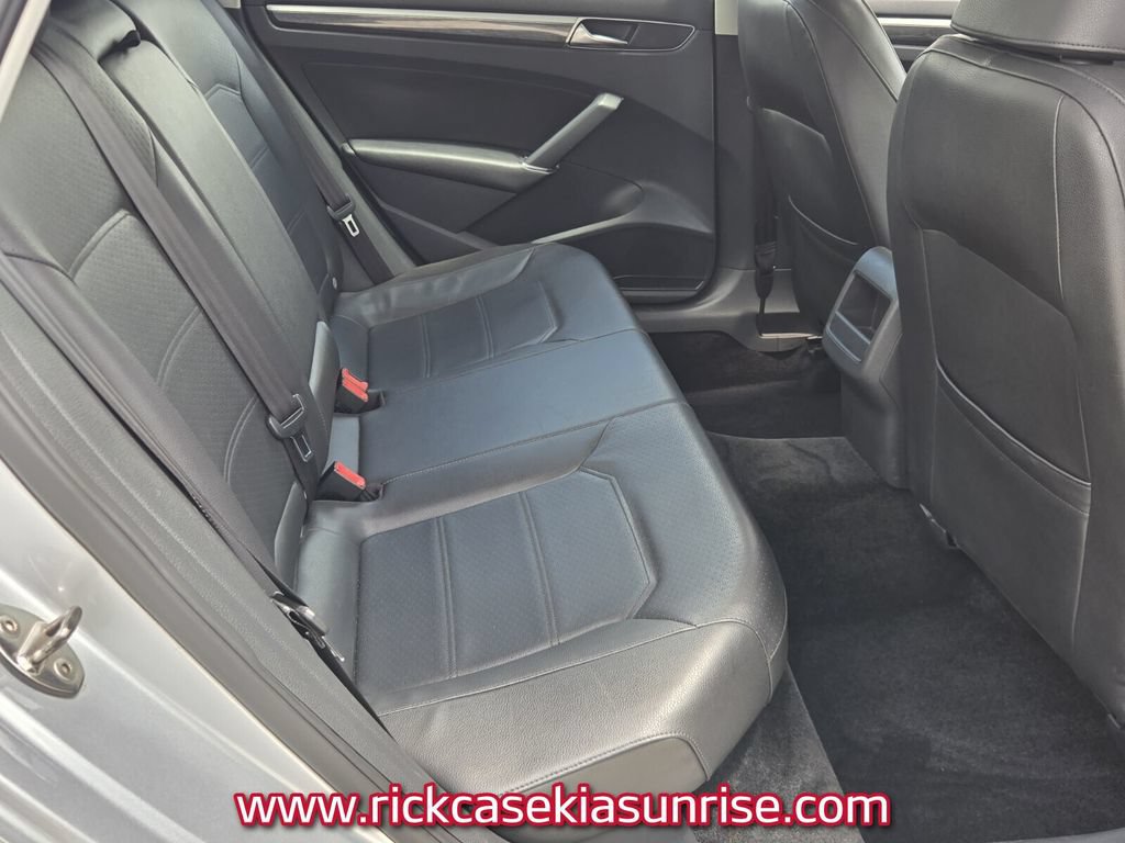 Used 2018 Volkswagen Passat 2.0T SE FWD image 17
