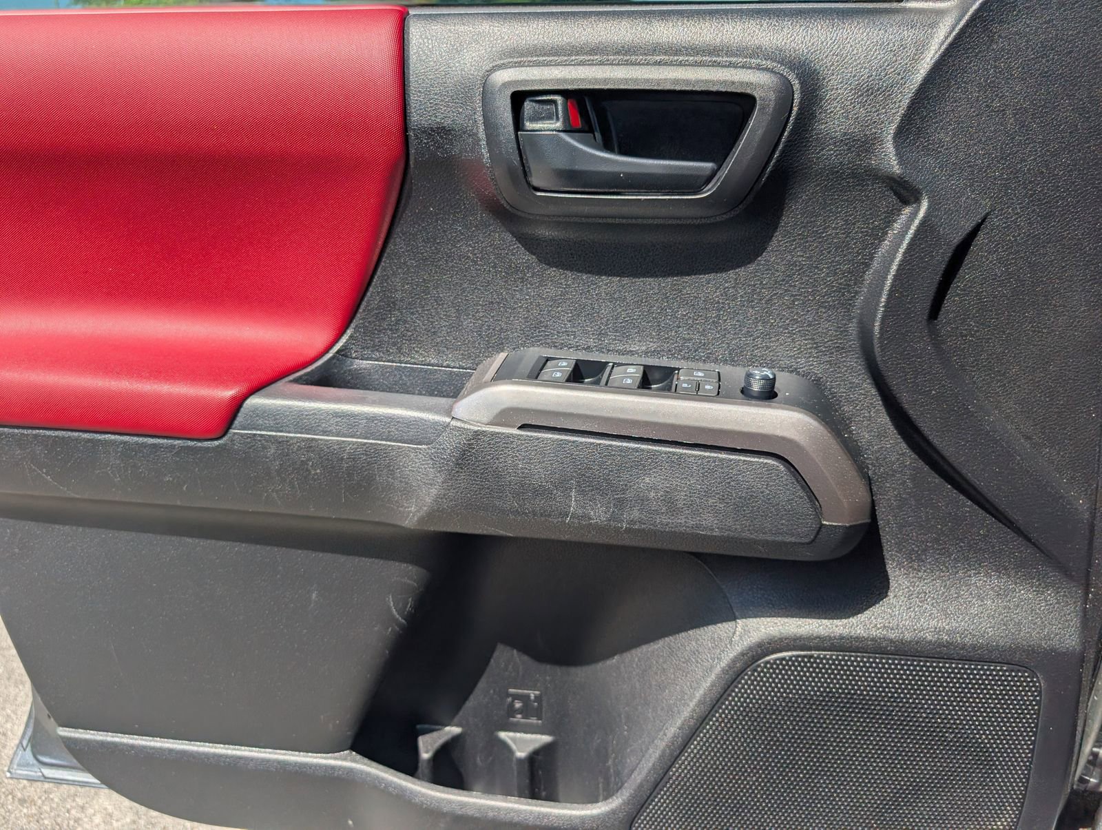 Used 2023 Toyota Tacoma SR5 RWD image 30