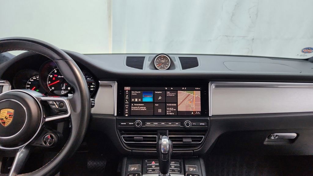 Used 2020 Porsche Macan Turbo image 27