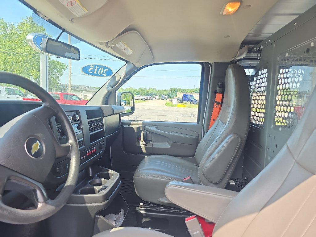 Used 2015 Chevrolet Express 2500 RWD image 19