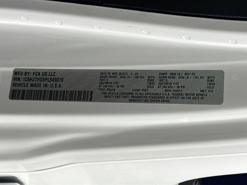 Used 2023 Jeep Gladiator Overland w/ LED Lighting Group AWD/4WD image 31