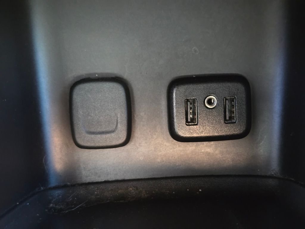 Used 2018 GMC Acadia SLT FWD image 33