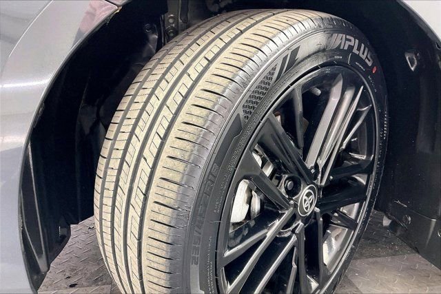 Used 2025 Toyota Camry SE w/ Convenience Package image 33