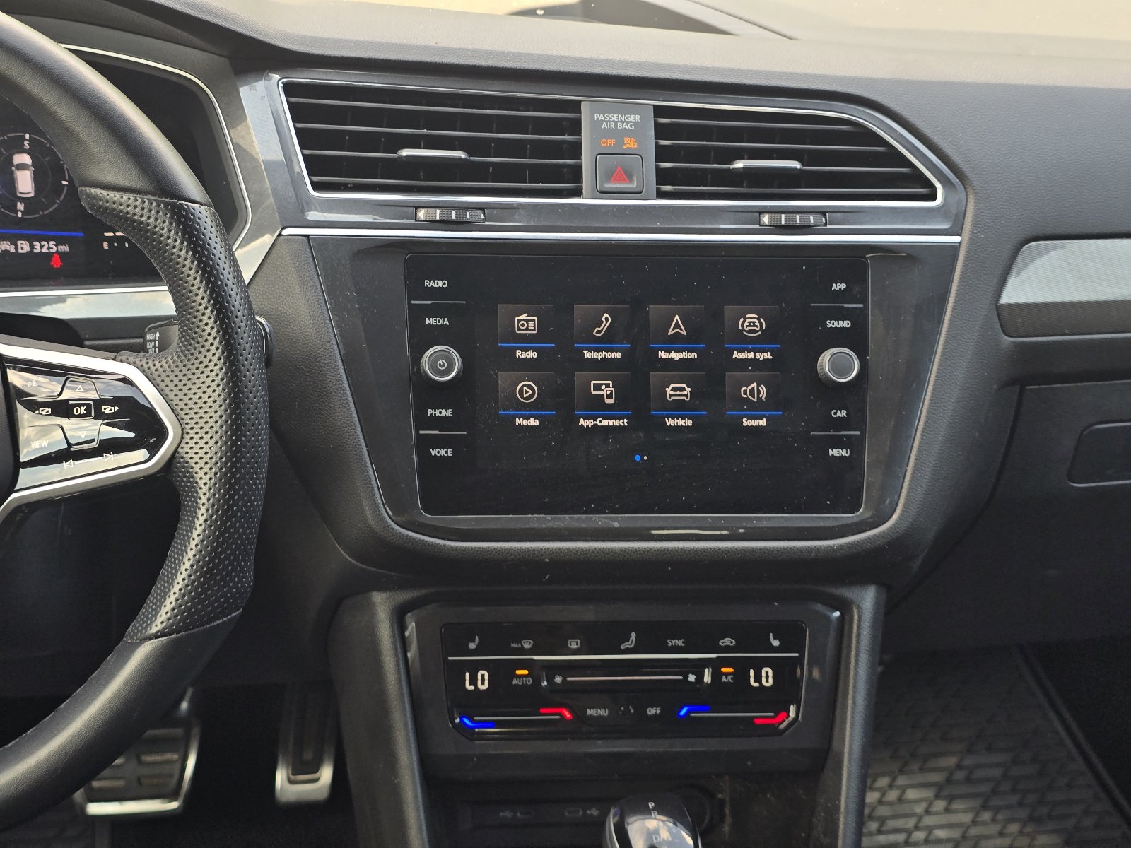 Used 2023 Volkswagen Tiguan SE R-Line FWD image 16