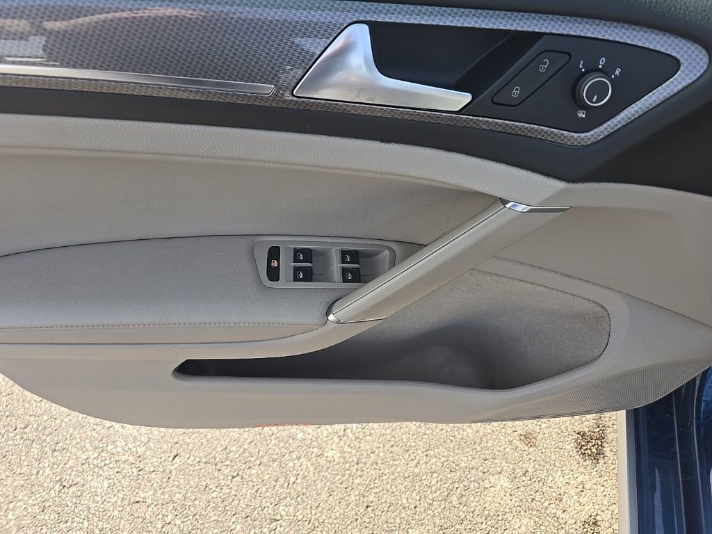 Used 2019 Volkswagen Golf Alltrack S image 10