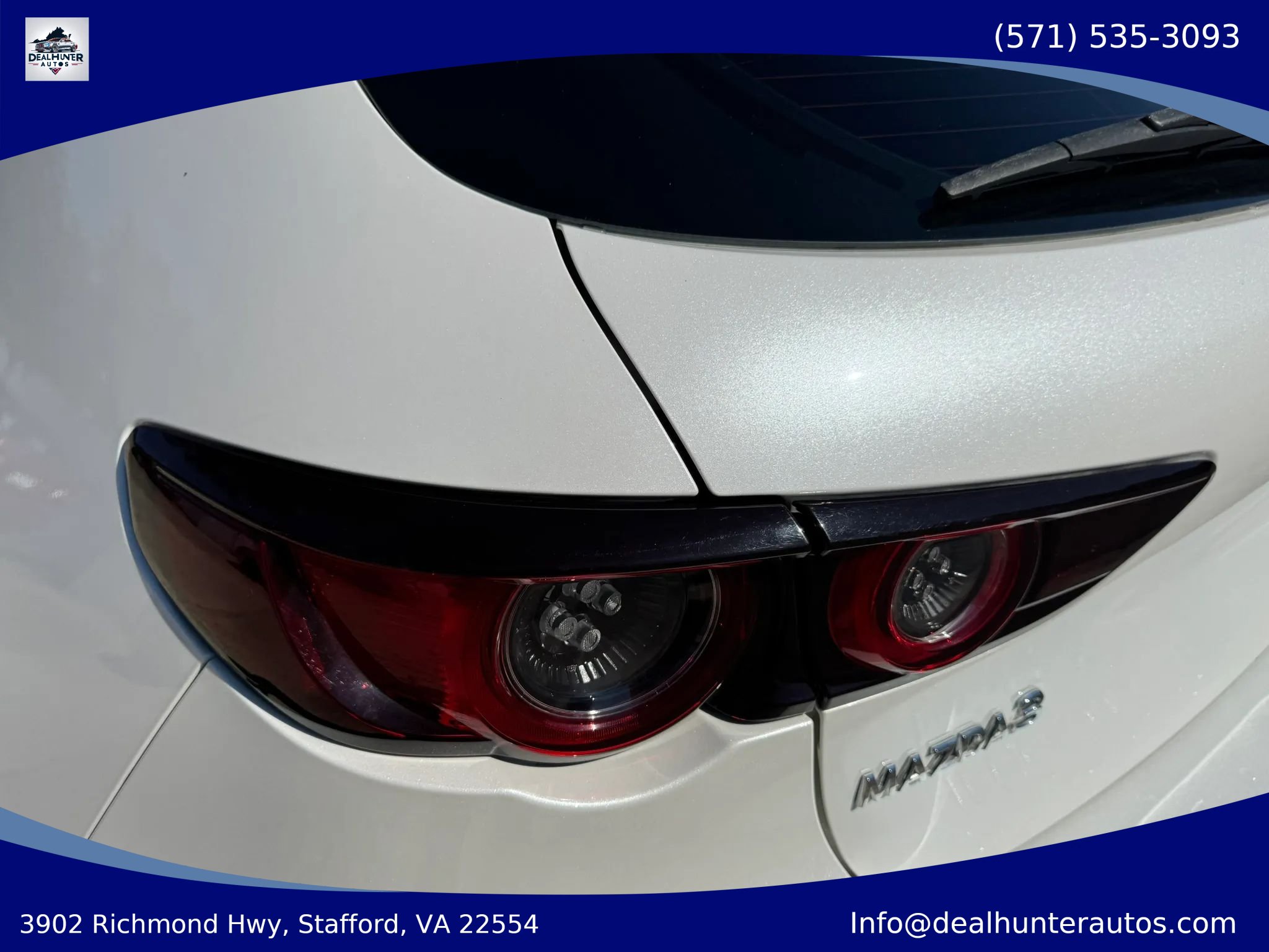 Used 2019 MAZDA MAZDA3 Hatchback FWD image 11