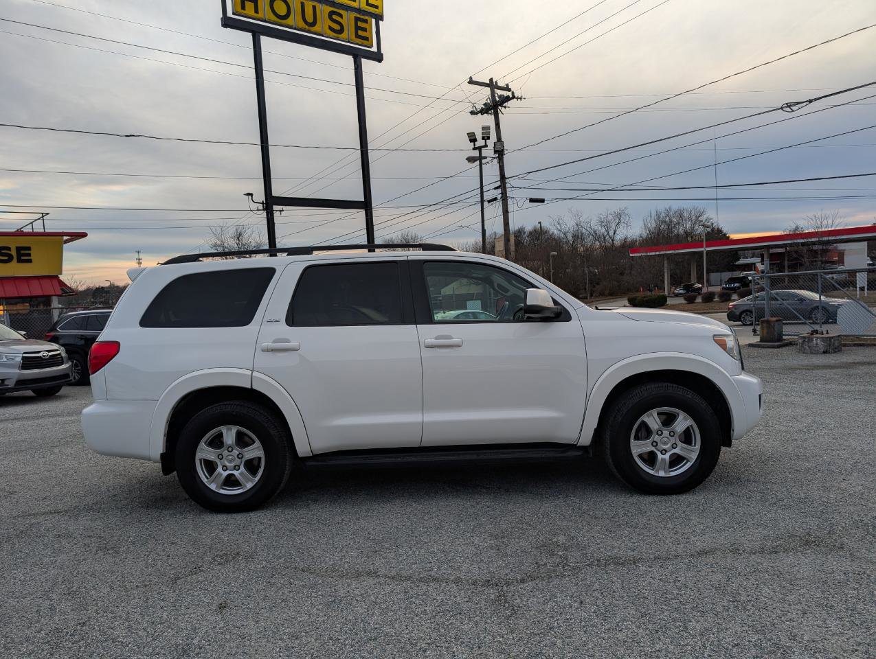 Used 2014 Toyota Sequoia SR5 w/ Premium Package image 5