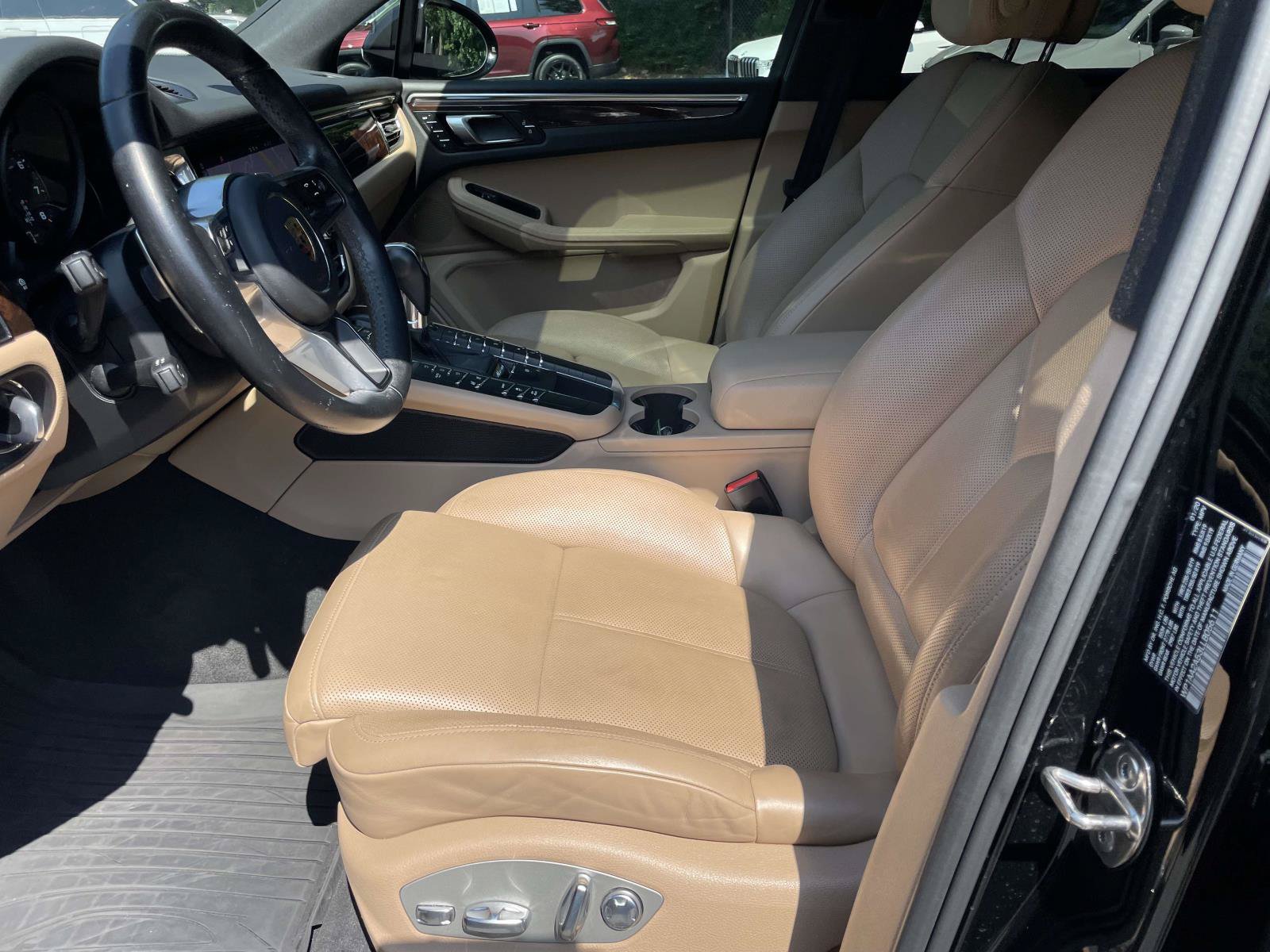 Used 2020 Porsche Macan AWD/4WD image 16