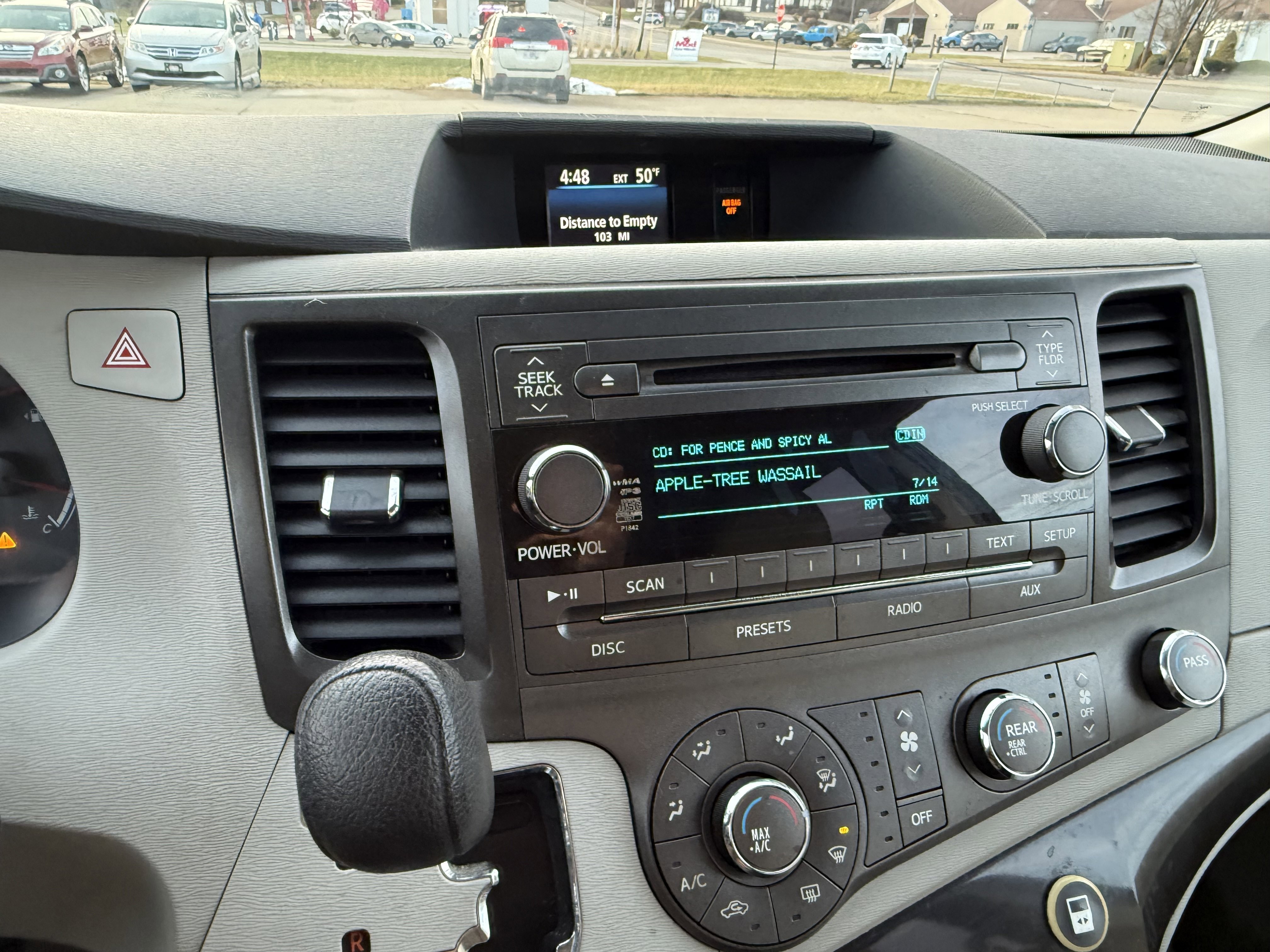 Used 2011 Toyota Sienna LE image 19