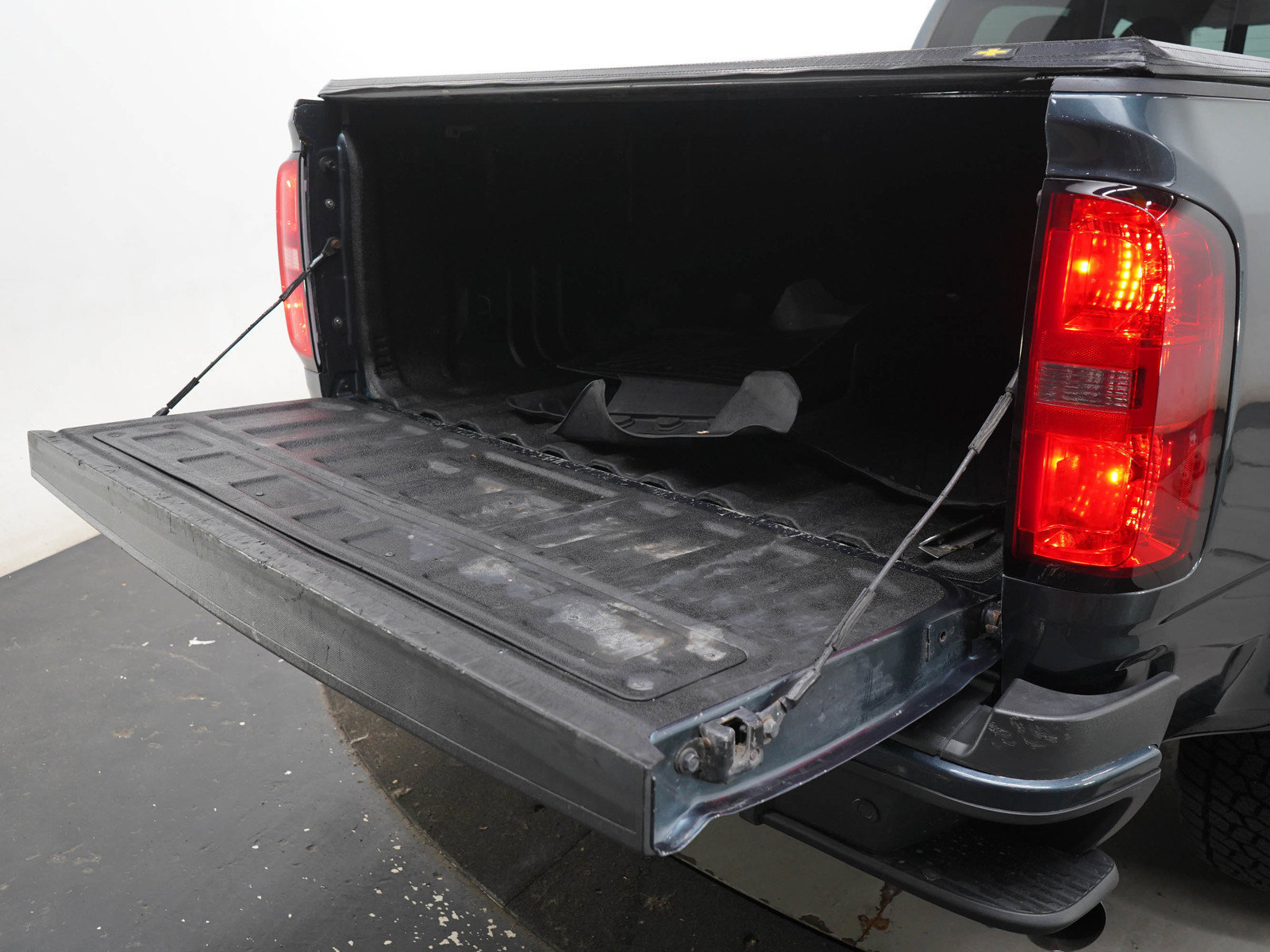 Used 2019 Chevrolet Colorado Z71 AWD/4WD image 14