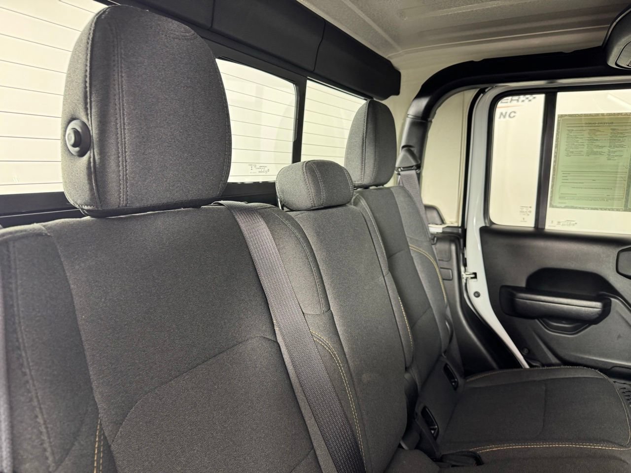 Used 2024 Jeep Gladiator Sport AWD/4WD image 31