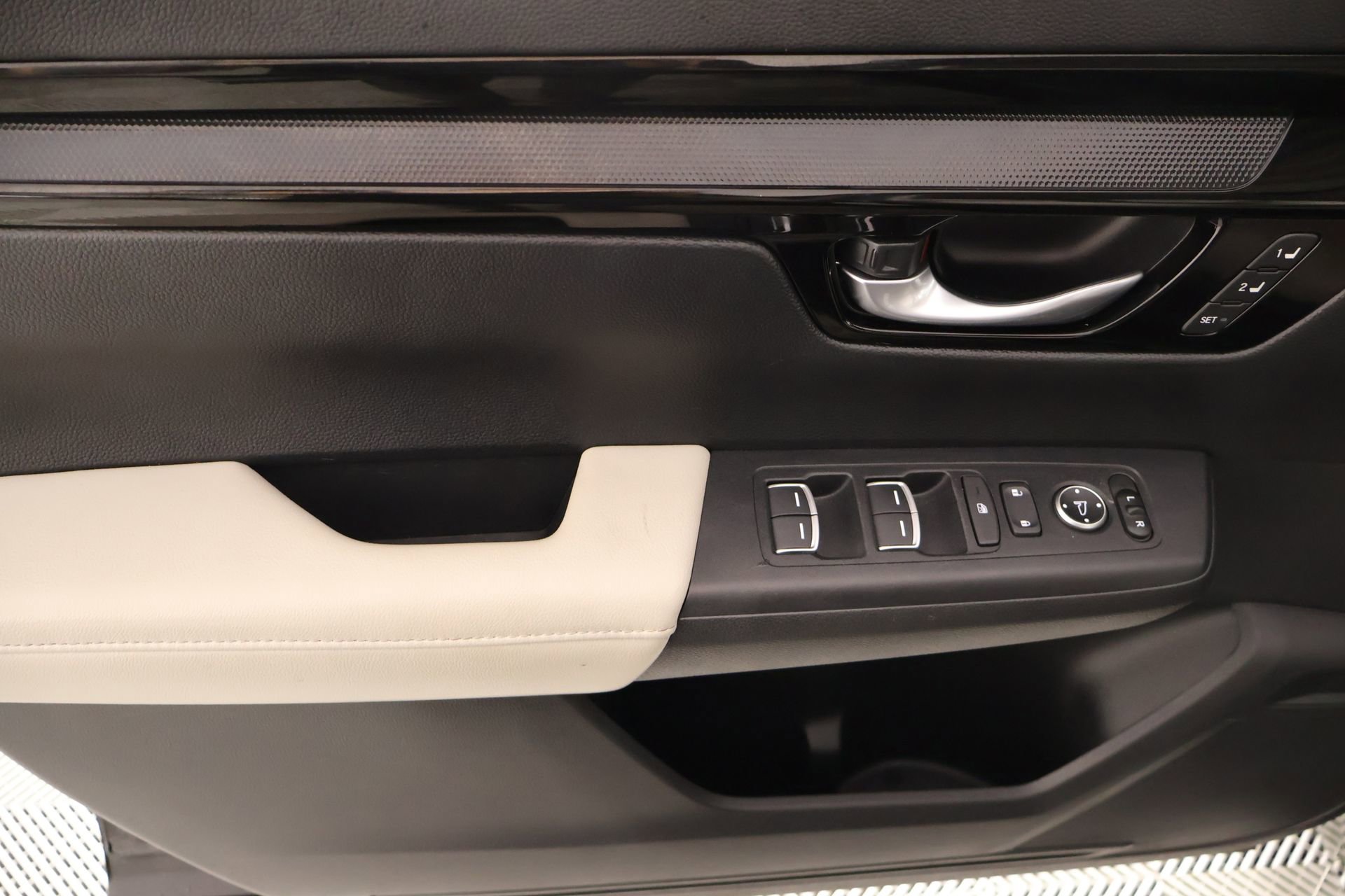 Used 2024 Honda CR-V EX-L image 16