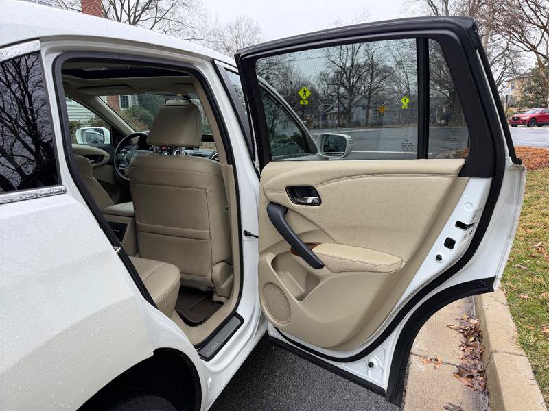 Used 2016 Acura RDX FWD w/ Technology Package image 16