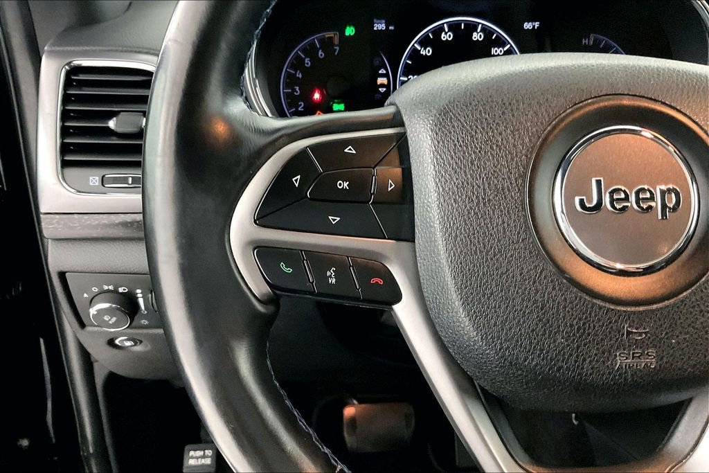 Used 2018 Jeep Grand Cherokee Laredo AWD/4WD image 11