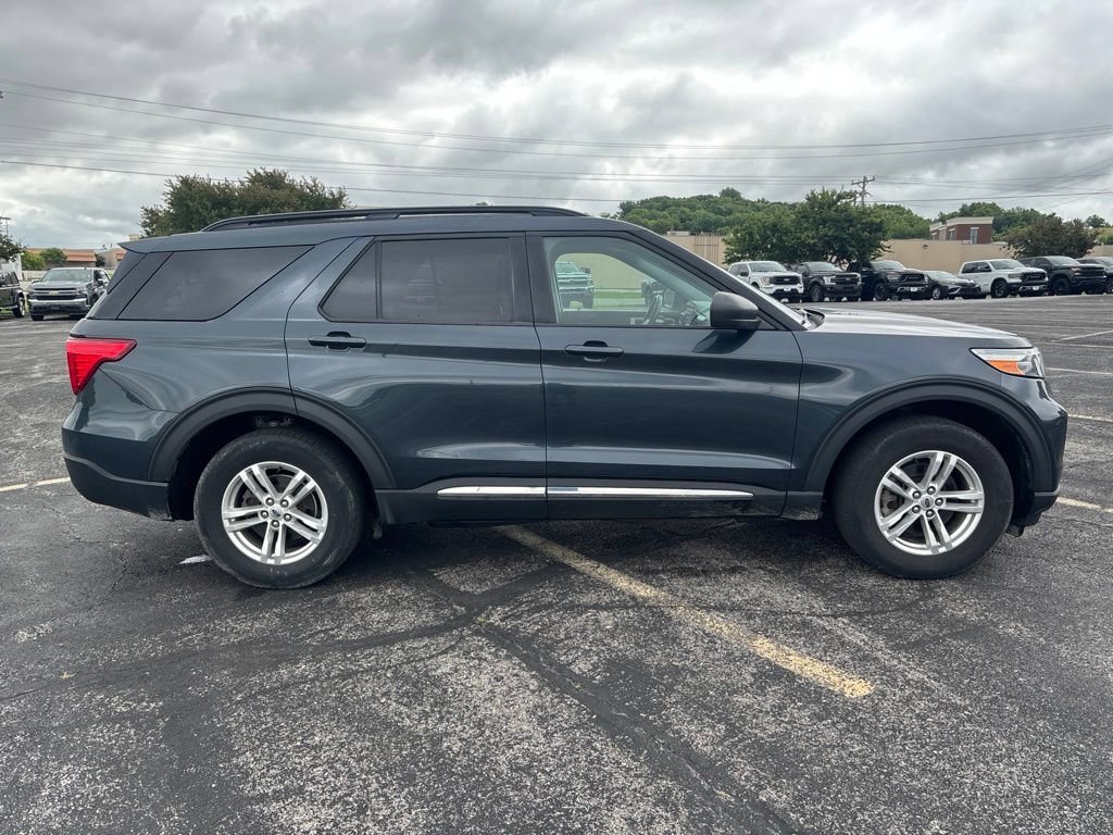 Used 2022 Ford Explorer XLT AWD/4WD image 4