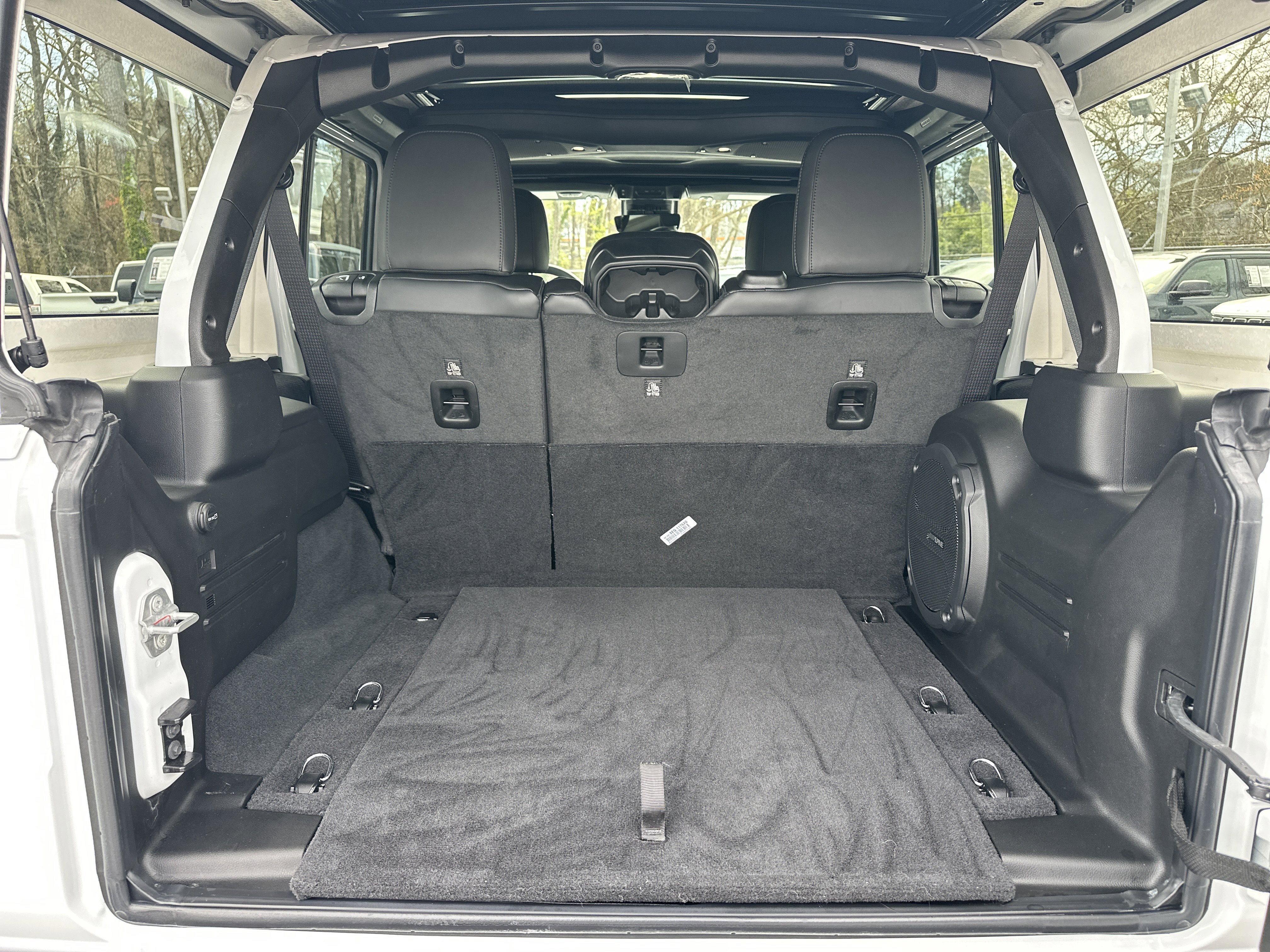 Used 2024 Jeep Wrangler Unlimited Rubicon w/ Technology Group image 22