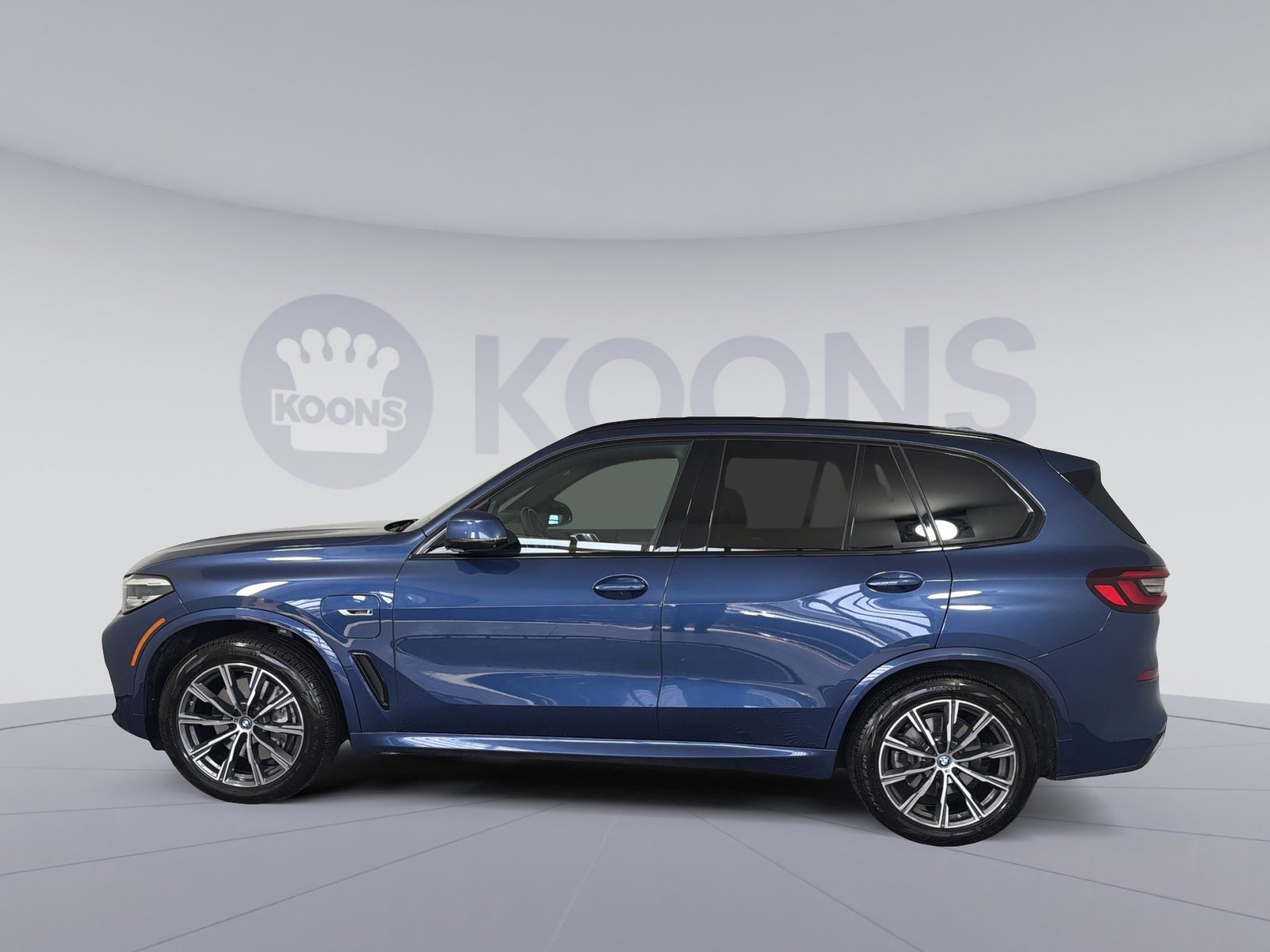 Used 2023 BMW X5 xDrive45e w/ M Sport Package image 2