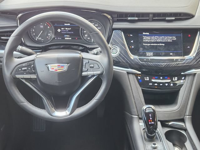 Used 2025 Cadillac XT6 Premium Luxury w/ Technology Package FWD image 27