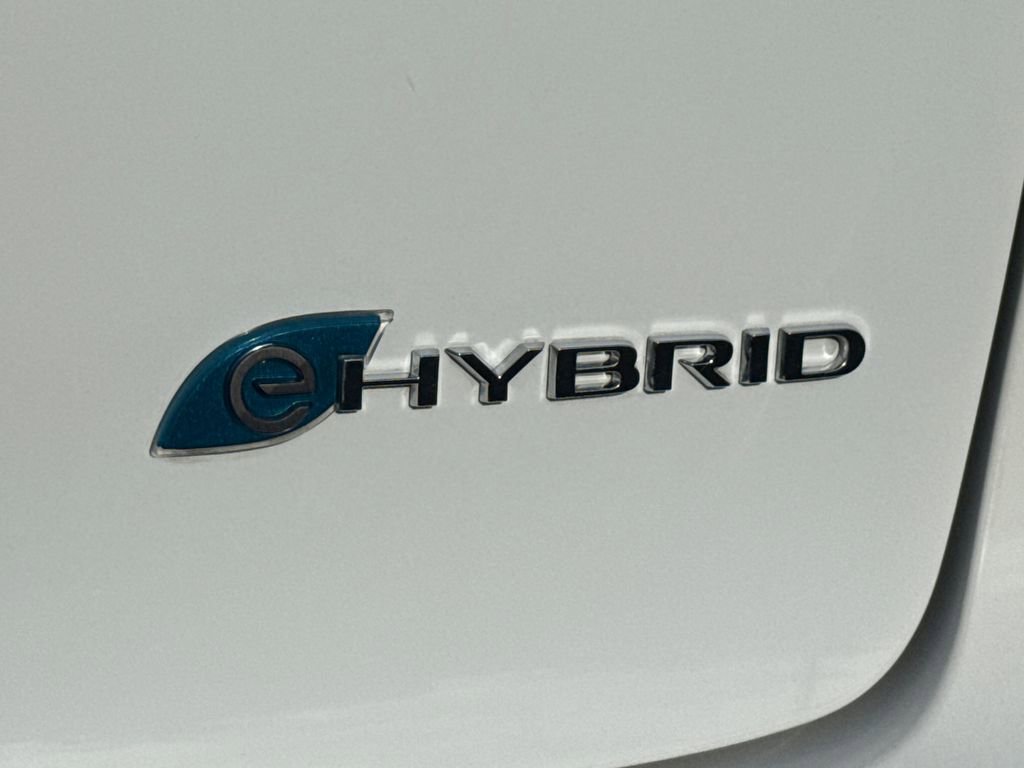 Certified 2023 Chrysler Pacifica Limited FWD image 12