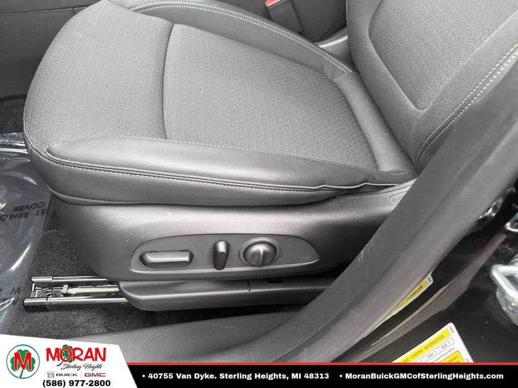 Certified 2024 Buick Encore GX Preferred w/ Comfort Package FWD image 17