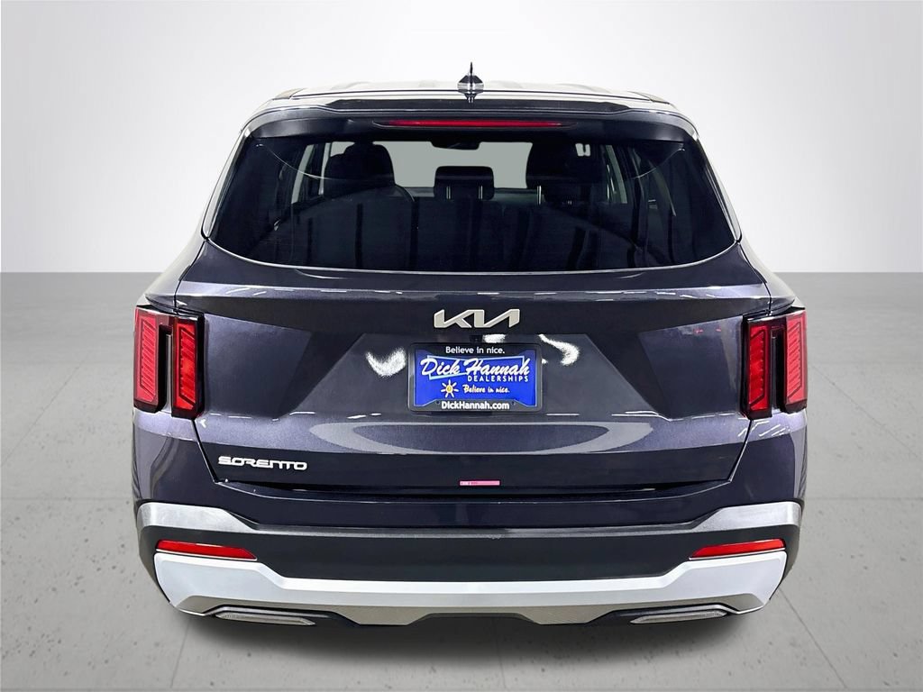 Certified 2026 Kia Sorento LX FWD image 8