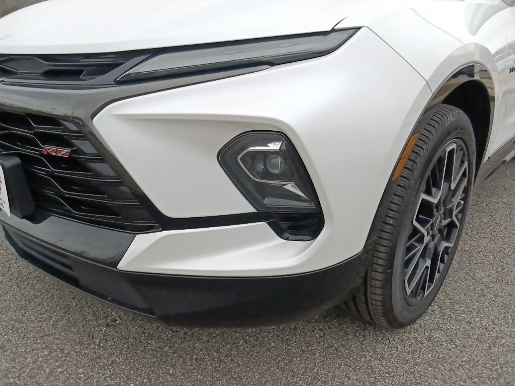Used 2023 Chevrolet Blazer RS image 9