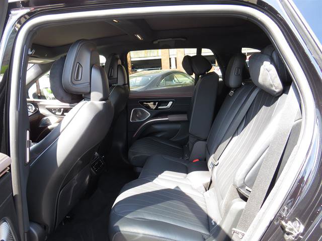 Certified 2023 Mercedes-Benz EQS 580 4MATIC SUV w/ Pinnacle Trim Package image 25