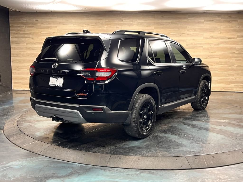 Used 2025 Honda Pilot TrailSport image 28