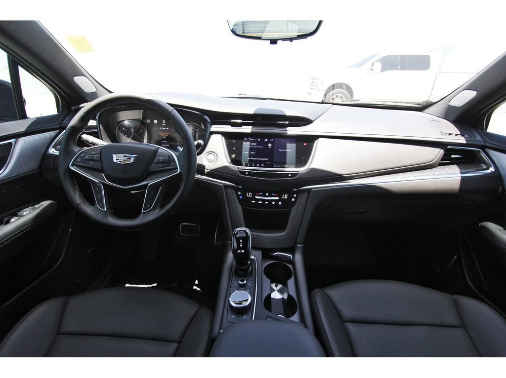 Certified 2025 Cadillac XT5 Sportv w/ Technology Package AWD/4WD image 9