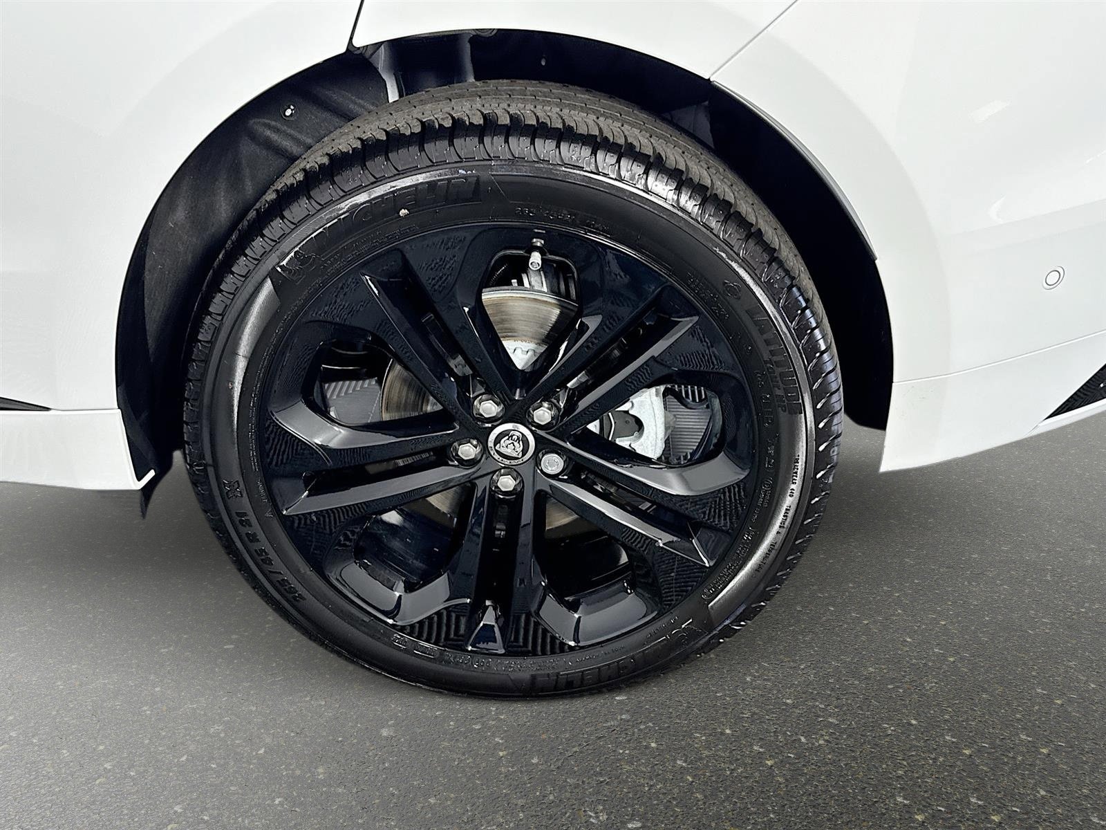 New 2026 Jaguar F-PACE R-Dynamic S AWD/4WD image 33