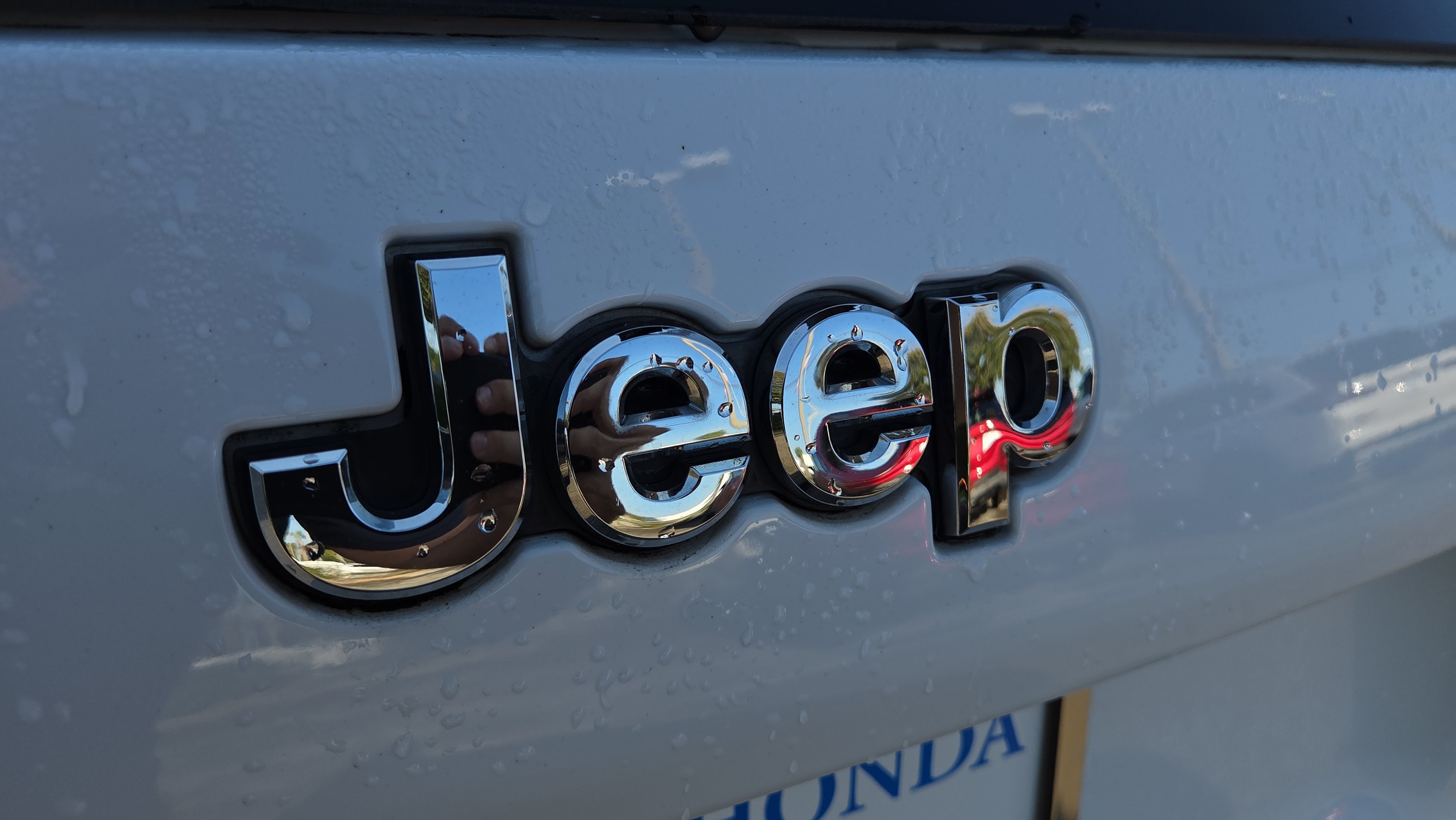 Used 2019 Jeep Cherokee Limited image 16