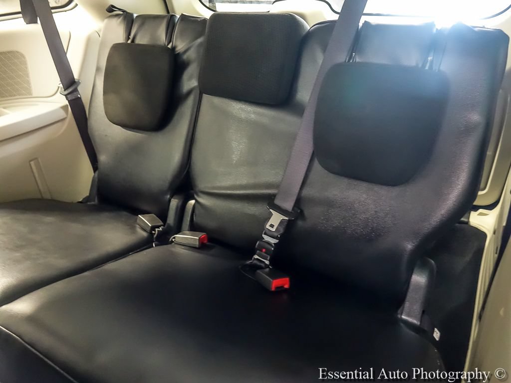 Used 2017 Dodge Grand Caravan SE FWD image 12