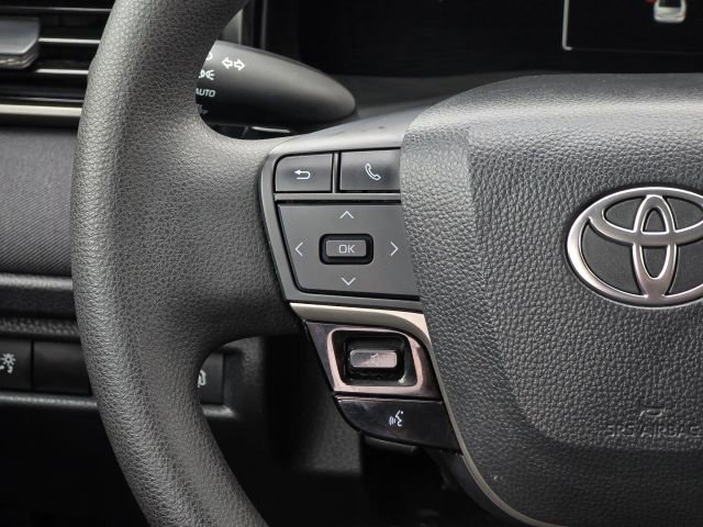 Used 2025 Toyota Camry LE image 20