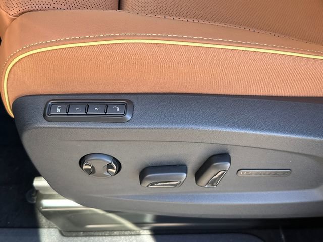 New 2025 Volkswagen ID. Buzz Pro S Plus image 39