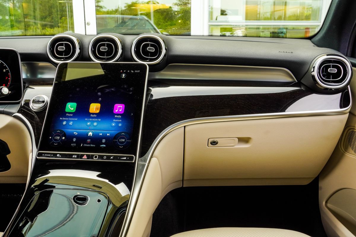 Used 2026 Mercedes-Benz GLC 300 4MATIC image 18