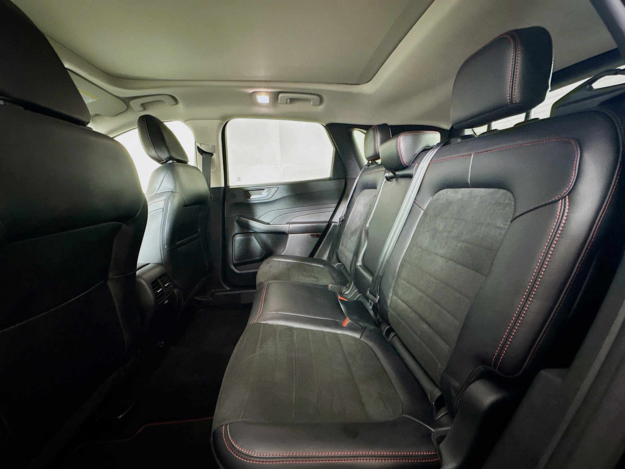 Used 2022 Ford Escape SEL w/ SEL Stealth AWD Package image 27