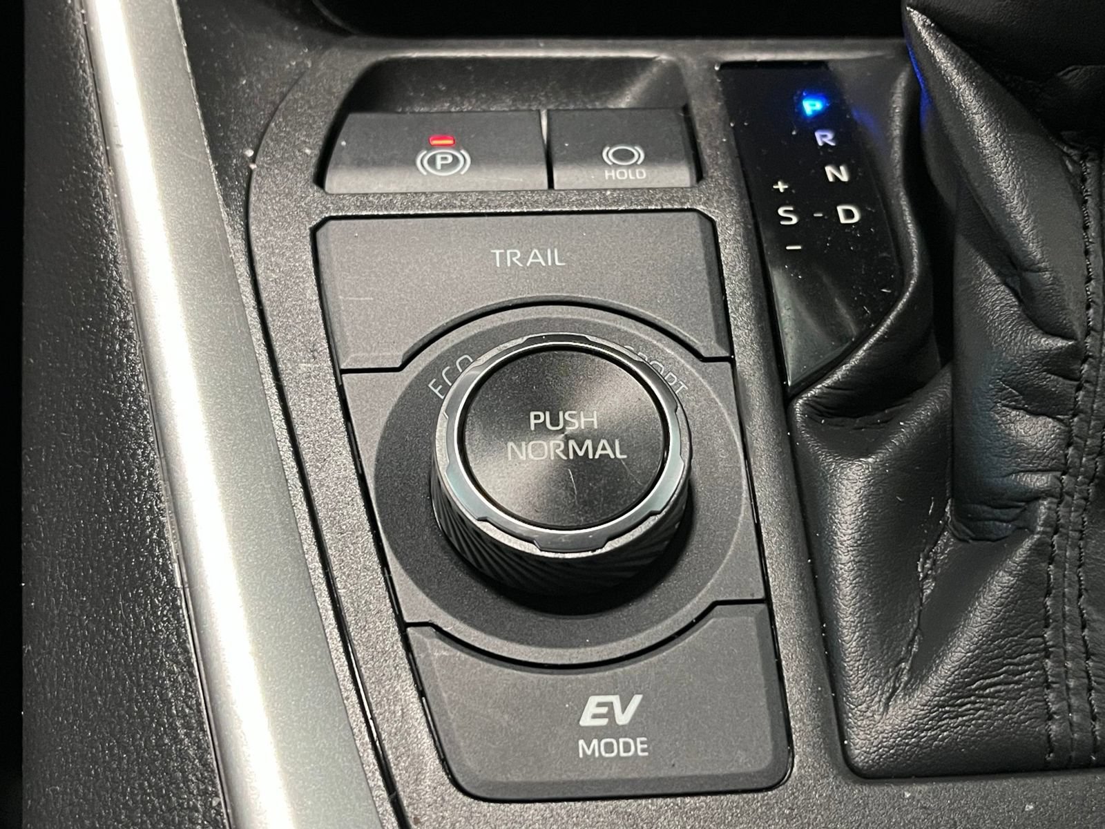 Used 2022 Toyota RAV4 SE AWD/4WD image 27