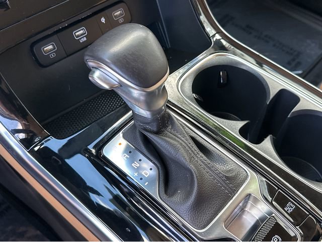 Certified 2023 Kia Carnival EX image 27