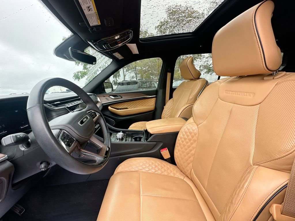 Used 2024 Jeep Grand Cherokee L Summit w/ High Altitude Package image 39
