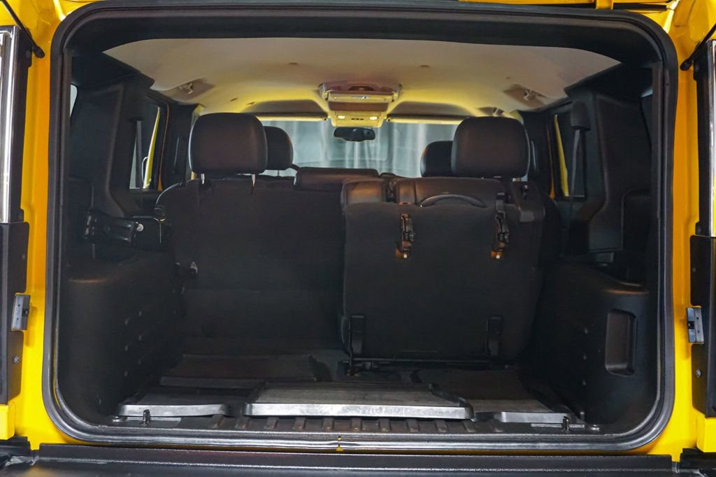 Used 2005 HUMMER H2 w/ Preferred Equipment Group image 31