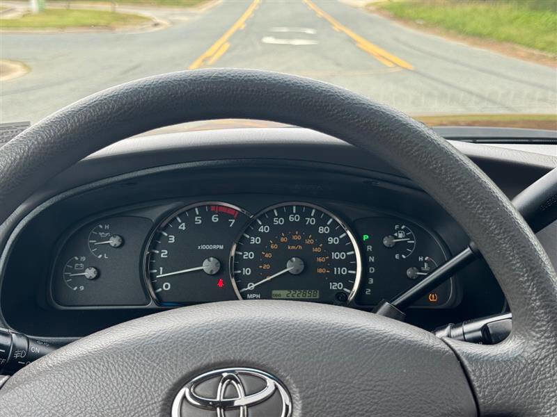 Used 2007 Toyota Sequoia SR5 AWD/4WD image 24